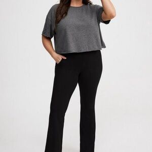 Torrid NWOT Bootcut Pocket Leggings